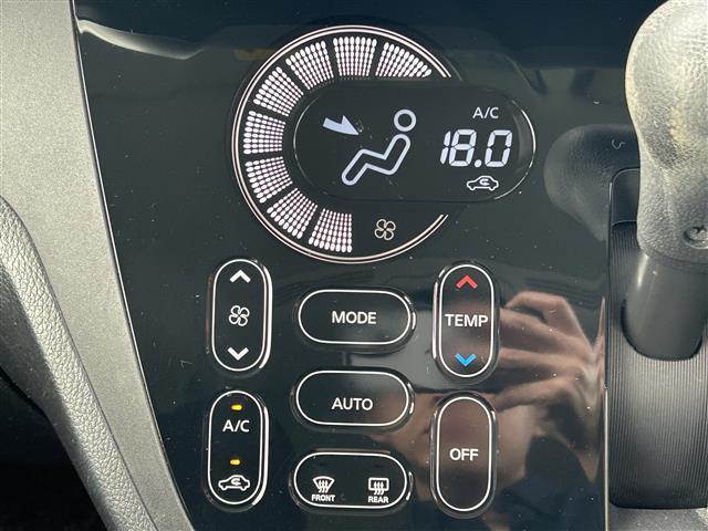 【　オートエアコン　】車内温度を感知して自動で温度調整をしてくれるのでいつでも快適な車内空間を創り上げます！