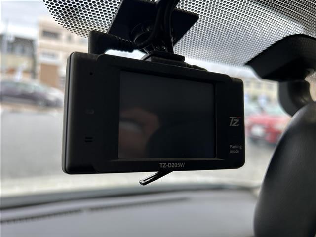 【　ドライブレコーダー　】運転中の記録を残します。事故などを起こした起こされた時の証拠を残します。