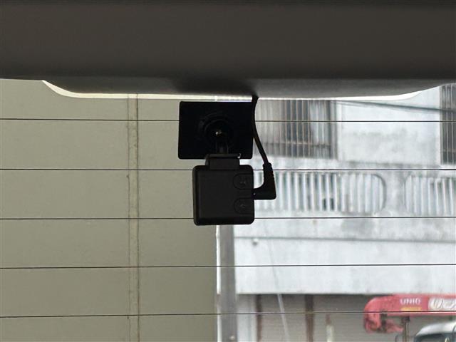 【　ドライブレコーダー　】運転中の記録を残します。事故などを起こした起こされた時の証拠を残します。