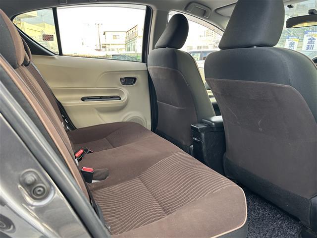 アクア Ｇ　本土仕入　純正ナビ　ＥＴＣ　パワーステアリング　パワーウィンドウ　アイドリングストップ　純正フロアマット　オートライト　ＬＥＤッドライト　プッシュスタート　スマートキー　スペアキー　取扱説明書（14枚目）