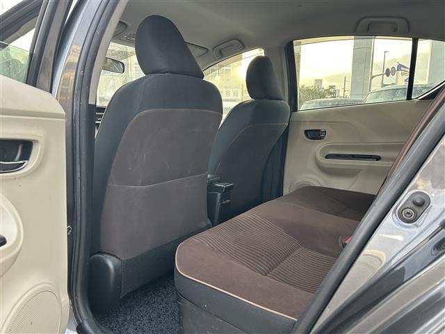 アクア Ｇ　本土仕入　純正ナビ　ＥＴＣ　パワーステアリング　パワーウィンドウ　アイドリングストップ　純正フロアマット　オートライト　ＬＥＤッドライト　プッシュスタート　スマートキー　スペアキー　取扱説明書（15枚目）