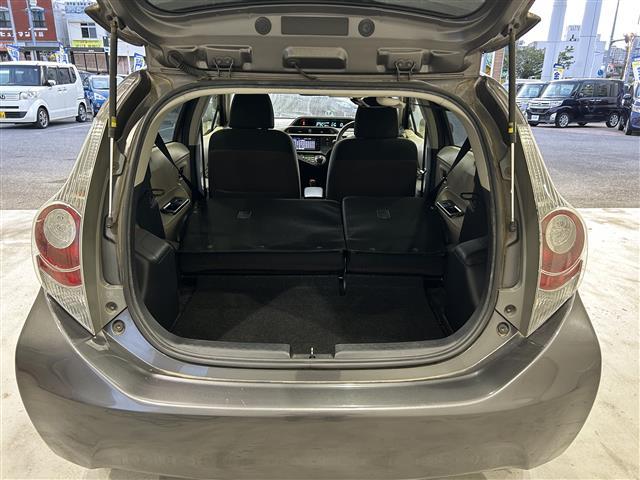 アクア Ｇ　本土仕入　純正ナビ　ＥＴＣ　パワーステアリング　パワーウィンドウ　アイドリングストップ　純正フロアマット　オートライト　ＬＥＤッドライト　プッシュスタート　スマートキー　スペアキー　取扱説明書（19枚目）