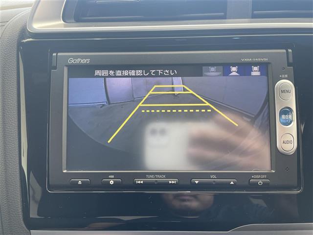 フィットハイブリッド Ｓパッケージ　本土仕入　純正ナビ　フルセグＴＶ　Ｂｌｕｅｔｏｏｔｈ接続　バックカメラ　ＣＤ／ＤＶＤ再生　クルーズコントロール　アイドリングストップ　オートライト　プッシュスタート　スマートキー　スペアキー（4枚目）