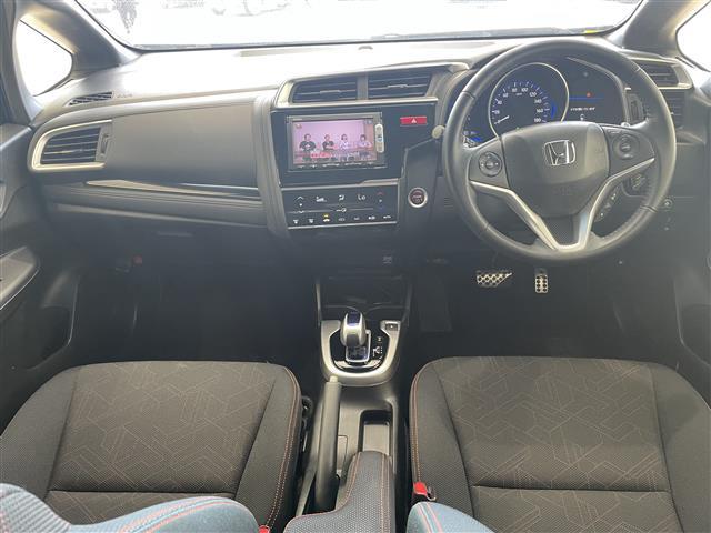 フィットハイブリッド Ｓパッケージ　本土仕入　純正ナビ　フルセグＴＶ　Ｂｌｕｅｔｏｏｔｈ接続　バックカメラ　ＣＤ／ＤＶＤ再生　クルーズコントロール　アイドリングストップ　オートライト　プッシュスタート　スマートキー　スペアキー（36枚目）