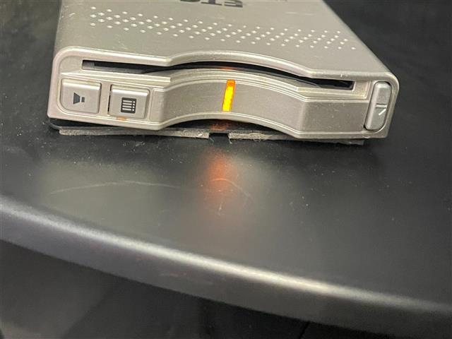 ステップワゴン Ｇ　本土仕入　純正ナビ　ＴＶ　バックカメラ　ＣＤ／ＤＶＤ再生　ＥＴＣ　片側パワースライドドア　フリップダウンモニター　アイドリングストップ　オートライト　スマートキー　ドライブレコーダー（7枚目）