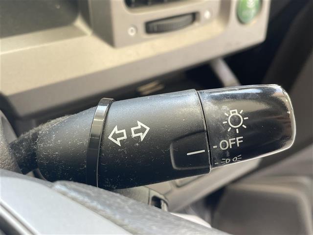 ステップワゴン Ｇ　本土仕入　純正ナビ　ＴＶ　バックカメラ　ＣＤ／ＤＶＤ再生　ＥＴＣ　片側パワースライドドア　フリップダウンモニター　アイドリングストップ　オートライト　スマートキー　ドライブレコーダー（11枚目）