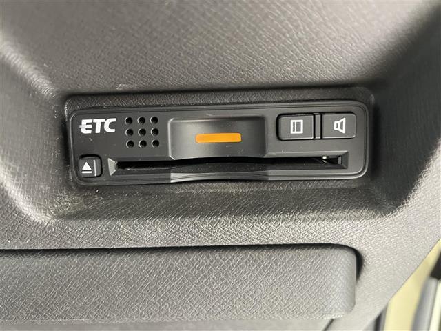 ステップワゴン Ｇ　インターナビ　コンフォートセレクション　本土仕入　純正ナビ　ＴＶ　バックカメラ　ＥＴＣ　両側パワースライドドア　フリップダウンモニター　クルーズコントロール　オートライト　スマートキー　スペアキー　アイドリングストップ　純正フロアマット（6枚目）