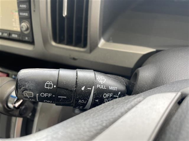 ステップワゴン Ｇ　インターナビ　コンフォートセレクション　本土仕入　純正ナビ　ＴＶ　バックカメラ　ＥＴＣ　両側パワースライドドア　フリップダウンモニター　クルーズコントロール　オートライト　スマートキー　スペアキー　アイドリングストップ　純正フロアマット（11枚目）