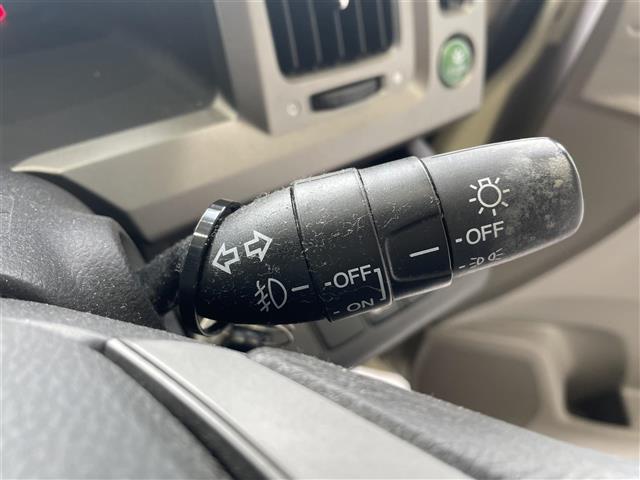 ステップワゴン Ｇ　インターナビ　コンフォートセレクション　本土仕入　純正ナビ　ＴＶ　バックカメラ　ＥＴＣ　両側パワースライドドア　フリップダウンモニター　クルーズコントロール　オートライト　スマートキー　スペアキー　アイドリングストップ　純正フロアマット（12枚目）