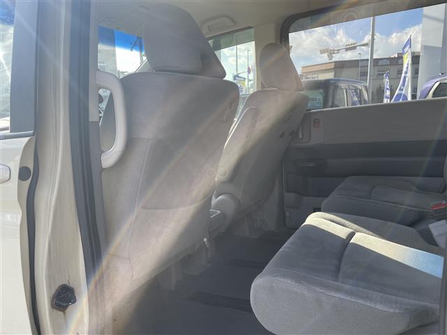 ステップワゴン Ｇ　インターナビ　コンフォートセレクション　本土仕入　純正ナビ　ＴＶ　バックカメラ　ＥＴＣ　両側パワースライドドア　フリップダウンモニター　クルーズコントロール　オートライト　スマートキー　スペアキー　アイドリングストップ　純正フロアマット（21枚目）