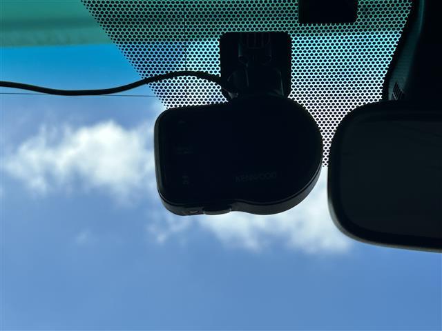 【　ドライブレコーダー　】運転中の記録を残します。事故などを起こした起こされた時の証拠を残します。