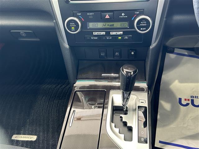 店舗にて現車の確認もいただけますので、お電話で在庫のご確認の上是非ご来店くださいませ。