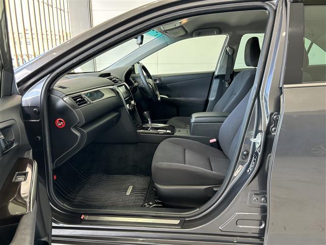 店舗にて現車の確認もいただけますので、お電話で在庫のご確認の上是非ご来店くださいませ。