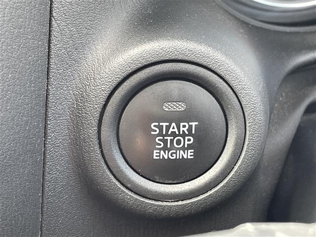 【　スマートキー　プッシュスタート　】鍵を挿さずにポケットに入れたまま鍵の開閉、エンジンの始動まで行えます。