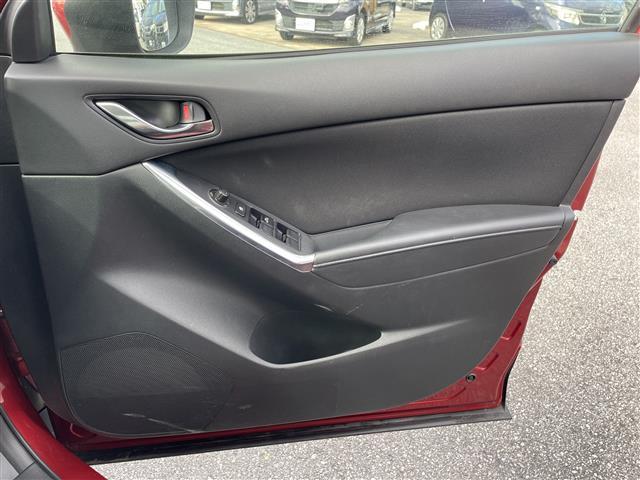 店舗にて現車の確認もいただけますので、お電話で在庫のご確認の上是非ご来店くださいませ。