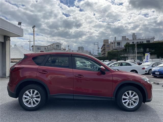 店舗にて現車の確認もいただけますので、お電話で在庫のご確認の上是非ご来店くださいませ。