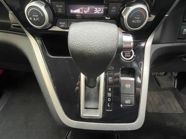 セレナ ハイウェイスター　セーフティパックＢ　純正ナビ　フリップダウンモニター　アラウンドビューモニター　フルセグＴＶ　Ｂｌｕｅｔｏｏｔｈ　ＥＴＣ　両側パワスラ　ハンズフリーオートスライドドア　前後コーナーセンサー（22枚目）