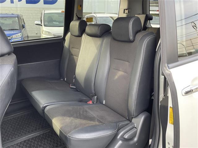 ヴォクシー ZS 煌III ディーラーOPナビ/BT/ワンセグTV/SD/DVD/ETC付き/両側パワースライド/ハーフレザーシート/電動格納ミラー/純正フロアマット/キセノンライト(18枚目)