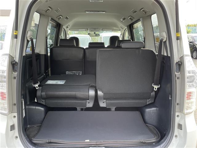 ヴォクシー ZS 煌III ディーラーOPナビ/BT/ワンセグTV/SD/DVD/ETC付き/両側パワースライド/ハーフレザーシート/電動格納ミラー/純正フロアマット/キセノンライト(20枚目)