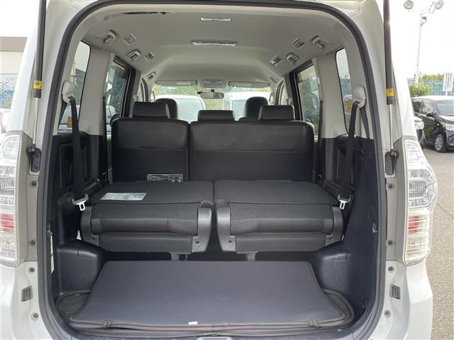 ヴォクシー ZS 煌III ディーラーOPナビ/BT/ワンセグTV/SD/DVD/ETC付き/両側パワースライド/ハーフレザーシート/電動格納ミラー/純正フロアマット/キセノンライト(21枚目)