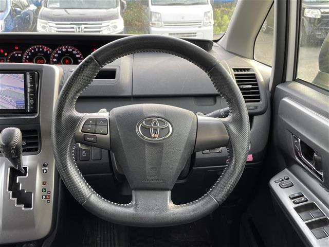 ヴォクシー ZS 煌III ディーラーOPナビ/BT/ワンセグTV/SD/DVD/ETC付き/両側パワースライド/ハーフレザーシート/電動格納ミラー/純正フロアマット/キセノンライト(25枚目)