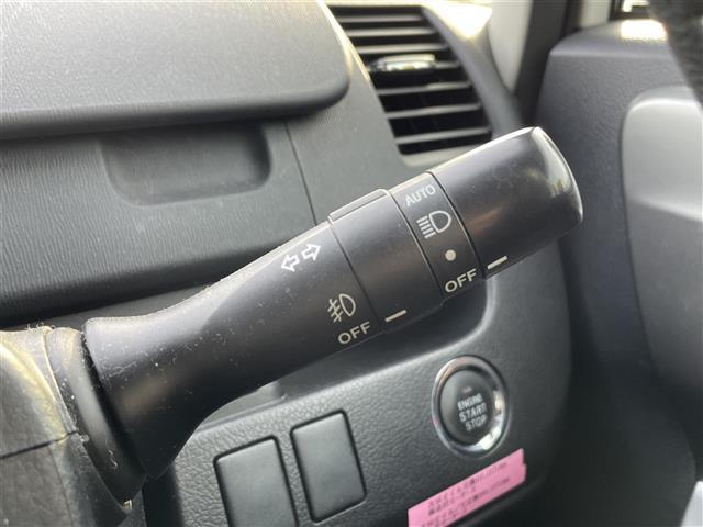 ヴォクシー ZS 煌III ディーラーOPナビ/BT/ワンセグTV/SD/DVD/ETC付き/両側パワースライド/ハーフレザーシート/電動格納ミラー/純正フロアマット/キセノンライト(28枚目)