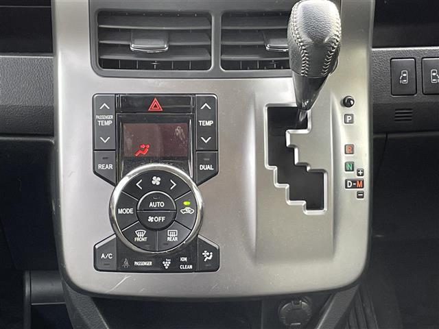 ヴォクシー ZS 煌III ディーラーOPナビ/BT/ワンセグTV/SD/DVD/ETC付き/両側パワースライド/ハーフレザーシート/電動格納ミラー/純正フロアマット/キセノンライト(29枚目)