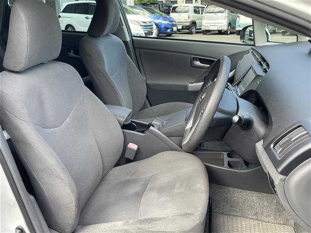 プリウス S 社外ナビ(HDD・DVD)・TV・バックカメラ・ワンオーナ-・スマートキー・ウィンカーミラー・オートライト・純正フロアマット・純正アルミホイール(14枚目)