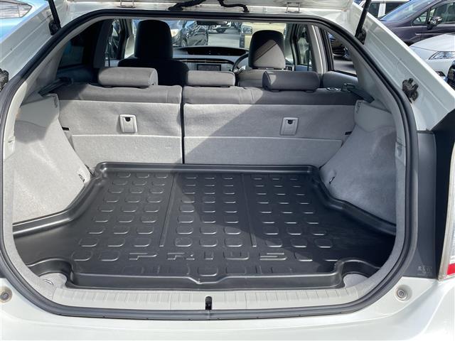 プリウス S 社外ナビ(HDD・DVD)・TV・バックカメラ・ワンオーナ-・スマートキー・ウィンカーミラー・オートライト・純正フロアマット・純正アルミホイール(18枚目)