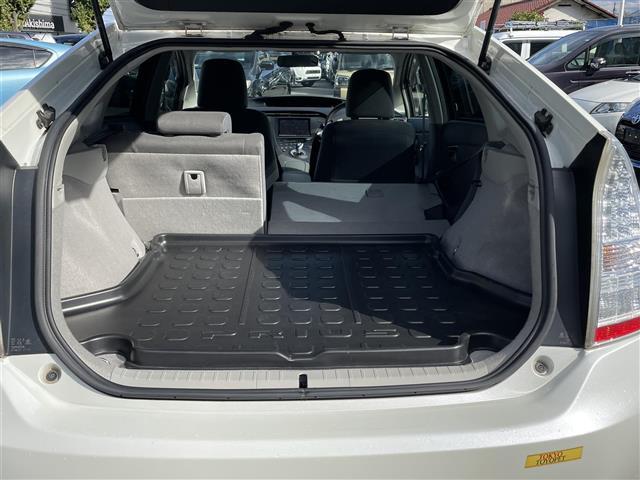 プリウス S 社外ナビ(HDD・DVD)・TV・バックカメラ・ワンオーナ-・スマートキー・ウィンカーミラー・オートライト・純正フロアマット・純正アルミホイール(19枚目)