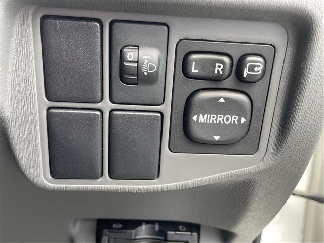 プリウス S 社外ナビ(HDD・DVD)・TV・バックカメラ・ワンオーナ-・スマートキー・ウィンカーミラー・オートライト・純正フロアマット・純正アルミホイール(28枚目)