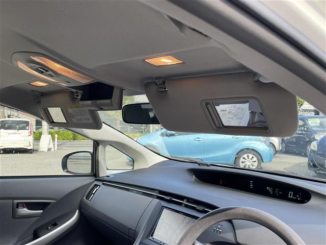 プリウス S 社外ナビ(HDD・DVD)・TV・バックカメラ・ワンオーナ-・スマートキー・ウィンカーミラー・オートライト・純正フロアマット・純正アルミホイール(31枚目)