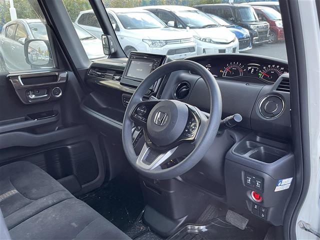 Ｎ－ＢＯＸカスタム Ｇ・Ｌホンダセンシング　プッシュボタン・バックカメラ・両側パワースライドドア・スマートキー・ＬＥＤライト・オートライト（13枚目）