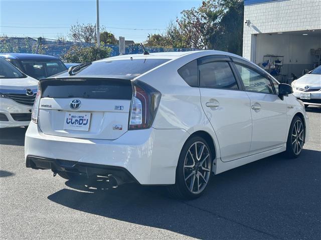 プリウス Sツーリングセレクション 純正ナビ(SD・DVD・TV)・バックカメラ・ワンオーナー・Bluetooth・プッシュボタン・スマートキー・電格ミラー・ドアバイザー(12枚目)