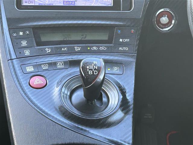 プリウス Sツーリングセレクション 純正ナビ(SD・DVD・TV)・バックカメラ・ワンオーナー・Bluetooth・プッシュボタン・スマートキー・電格ミラー・ドアバイザー(28枚目)