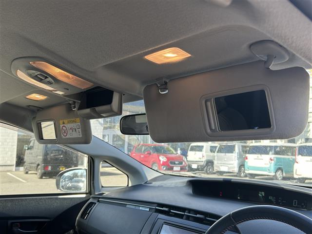 プリウス Sツーリングセレクション 純正ナビ(SD・DVD・TV)・バックカメラ・ワンオーナー・Bluetooth・プッシュボタン・スマートキー・電格ミラー・ドアバイザー(30枚目)