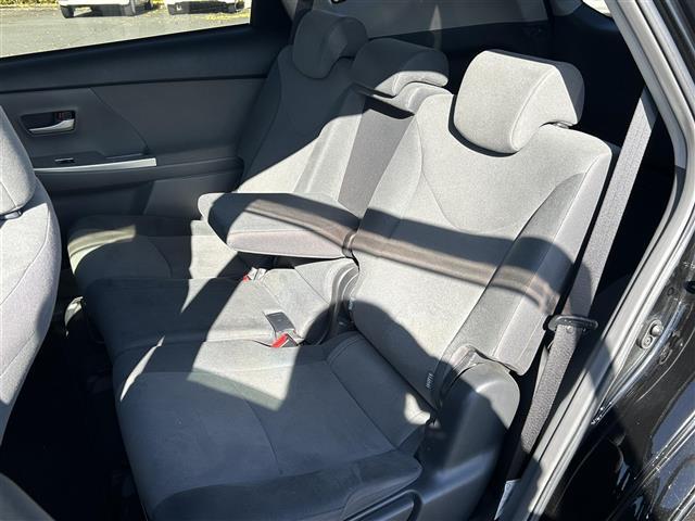 プリウスアルファ S 純正ナビ(SD・DVD・TV)・バックカメラ・ETC・エンジンスタートボタン・スマートキー・純正フロアマット・純正ドアバイザー(17枚目)