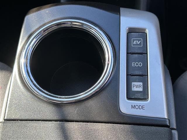 プリウスアルファ S 純正ナビ(SD・DVD・TV)・バックカメラ・ETC・エンジンスタートボタン・スマートキー・純正フロアマット・純正ドアバイザー(29枚目)