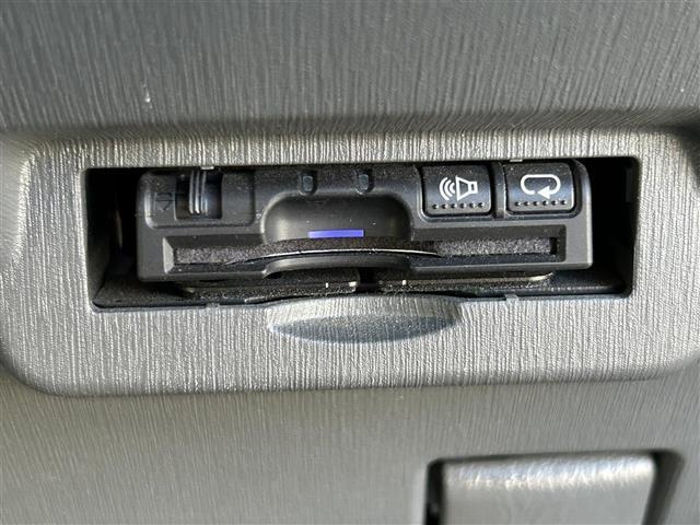 プリウスアルファ S 純正ナビ(SD・DVD・TV)・バックカメラ・ETC・エンジンスタートボタン・スマートキー・純正フロアマット・純正ドアバイザー(32枚目)