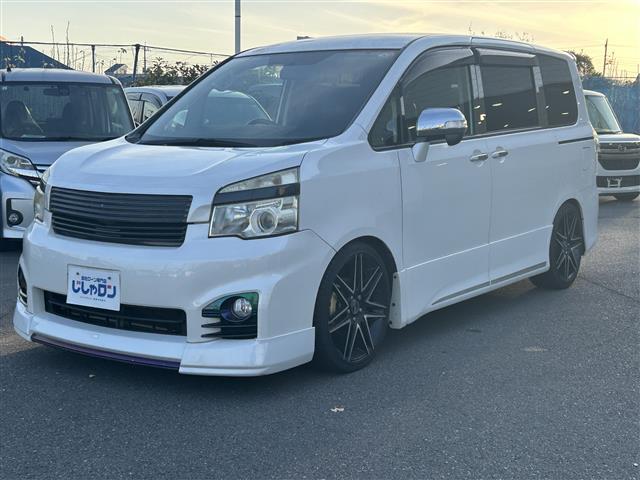 ヴォクシー ＺＳ　煌ＩＩ　ナビ・バックカメラ・プッシュボタン・スマートキー・両側パワースライドドア（7枚目）