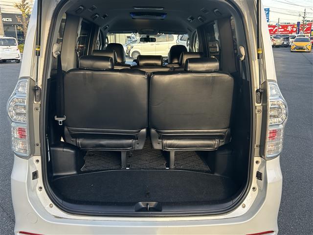 ヴォクシー ＺＳ　煌ＩＩ　ナビ・バックカメラ・プッシュボタン・スマートキー・両側パワースライドドア（19枚目）