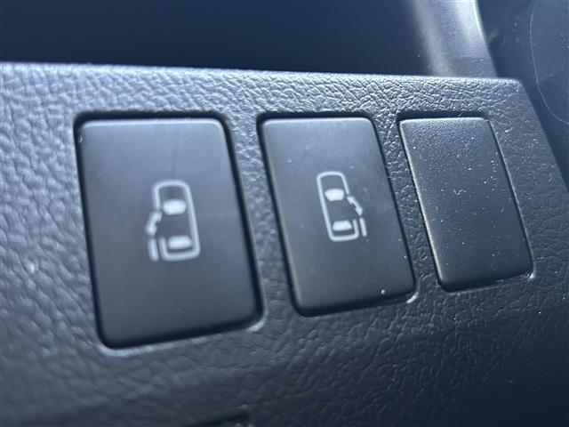 ヴォクシー ＺＳ　煌ＩＩ　ナビ・バックカメラ・プッシュボタン・スマートキー・両側パワースライドドア（29枚目）