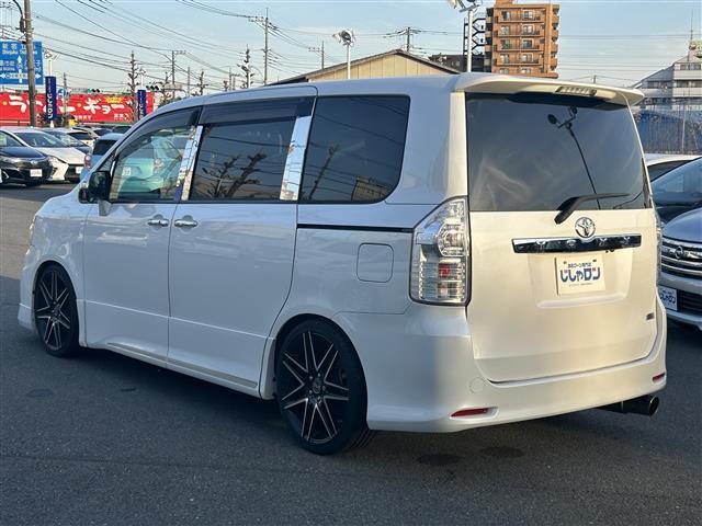 ヴォクシー ＺＳ　煌ＩＩ　ナビ・バックカメラ・プッシュボタン・スマートキー・両側パワースライドドア（39枚目）