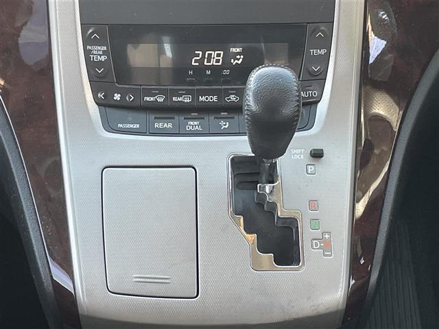 ヴェルファイア 2.4Z 純正8型HDDナビ(NHZN-X62G)・Bluetooth接続・フルセグTV・HDDミュージックサーバー・CD/DVD・AM/FM・純正11型後席用モニター(V11T-R62C)(26枚目)