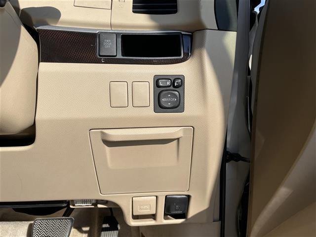 エスティマ アエラス　純正ナビ，ＢＴ／ＨＤＤ／ＤＶＤ／フルセグＴＶ，フリップダウンモニター，バックカメラ，両側パワースライドドア，純正ＥＴＣ，コーナーセンサー（前後），プッシュスタート，クルーズコントロール（15枚目）