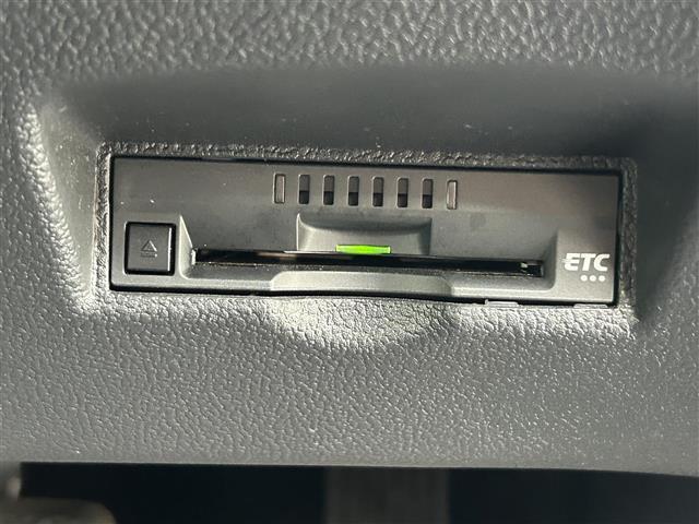 プリウス Ｓツーリングセレクション　バックカメラＥＴＣ社外ナビプッシュスタート（12枚目）