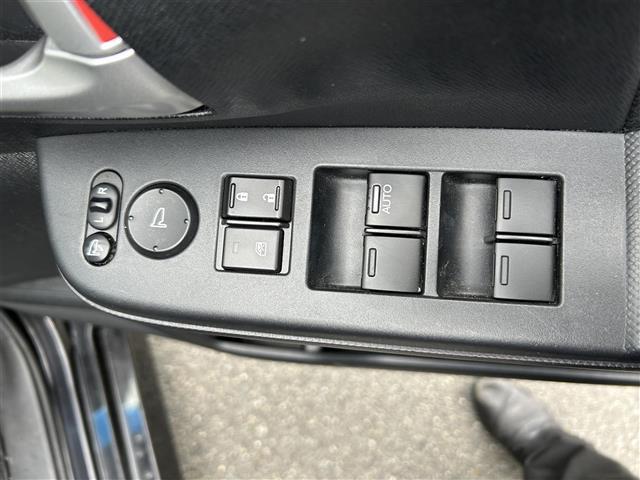 ステップワゴンスパーダ Ｚ　クールスピリット　両側パワースライド純正ナビプッシュスタート（12枚目）