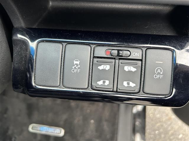 ステップワゴンスパーダ Ｚ　クールスピリット　両側パワースライド純正ナビプッシュスタート（13枚目）