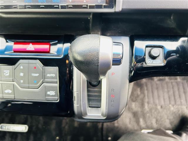 ステップワゴンスパーダ Ｚ　クールスピリット　両側パワースライド純正ナビプッシュスタート（17枚目）