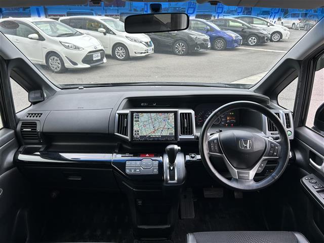 ステップワゴンスパーダ Ｚ　クールスピリット　両側パワースライド純正ナビプッシュスタート（19枚目）